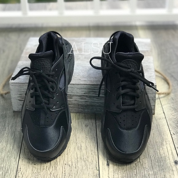 NWT Nike Huarache Run Black Black WMNS - Picture 4 of 8
